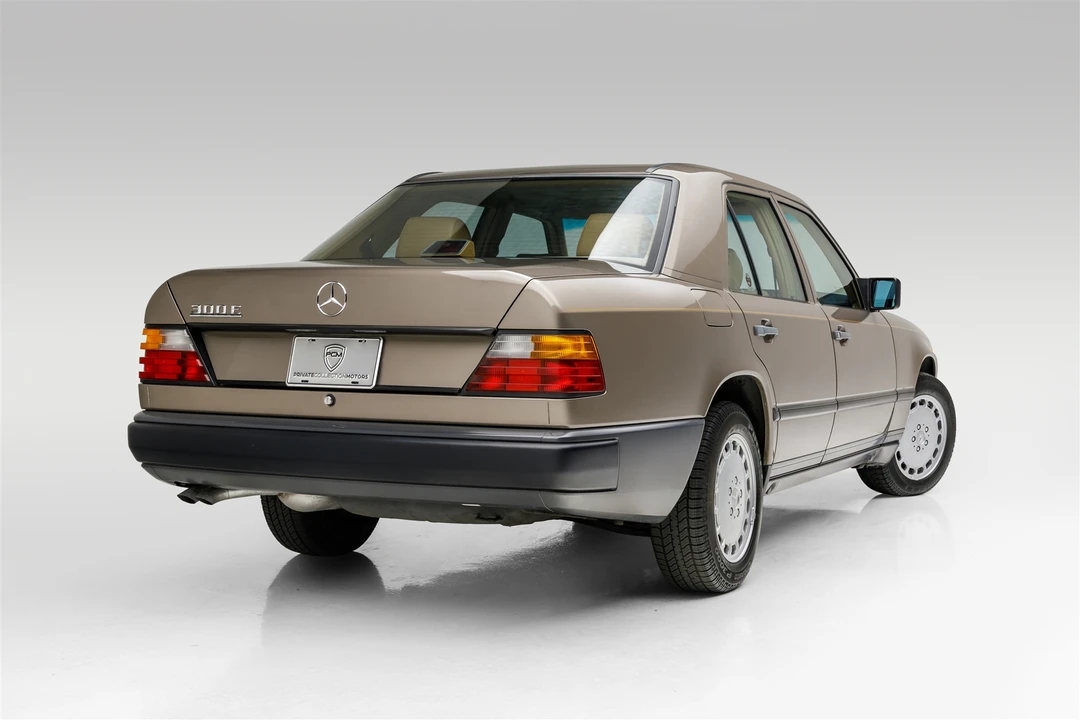 1987 Mercedes-Benz W124 E-Class - Image 7 of 31