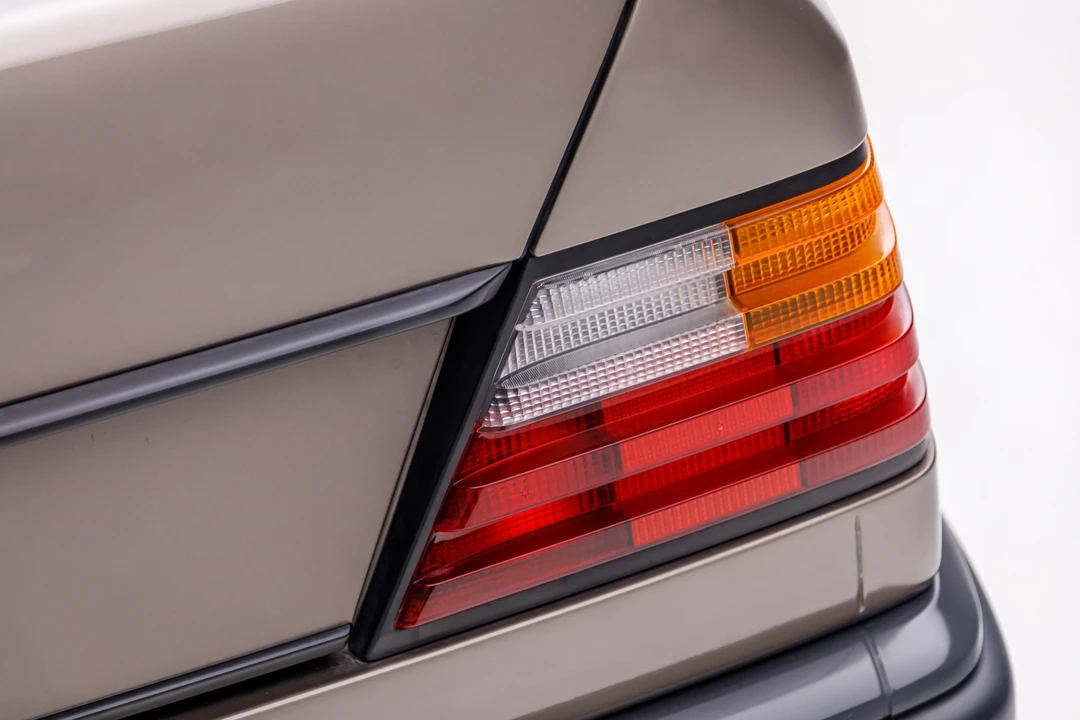 1987 Mercedes-Benz W124 E-Class - Image 16 of 31