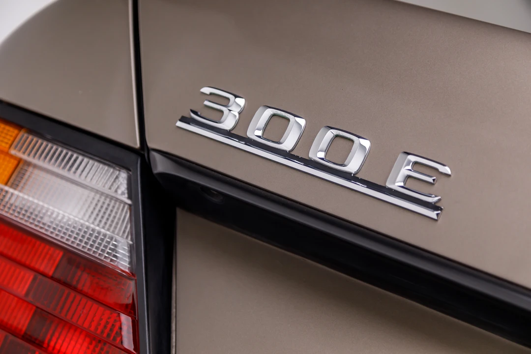 1987 Mercedes-Benz W124 E-Class - Image 15 of 31