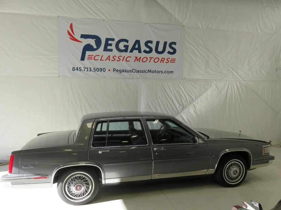 1988 Cadillac DeVille 6th Gen - Image 15 of 31