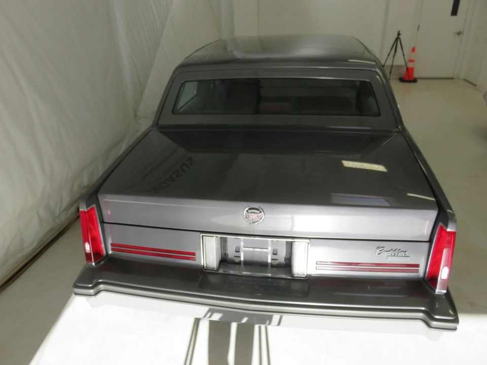 1988 Cadillac DeVille 6th Gen - Image 17 of 31