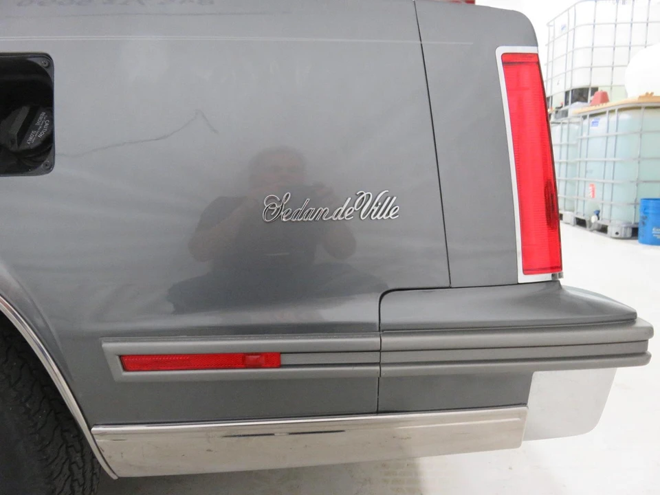 1988 Cadillac DeVille 6th Gen - Image 25 of 31