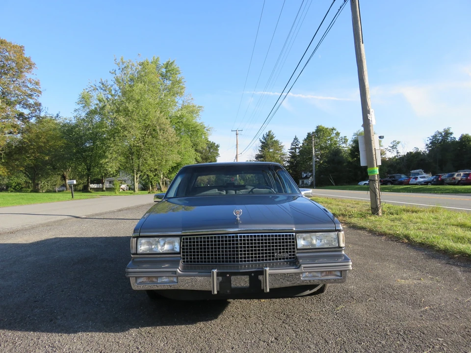 1988 Cadillac DeVille 6th Gen - Image 4 of 31