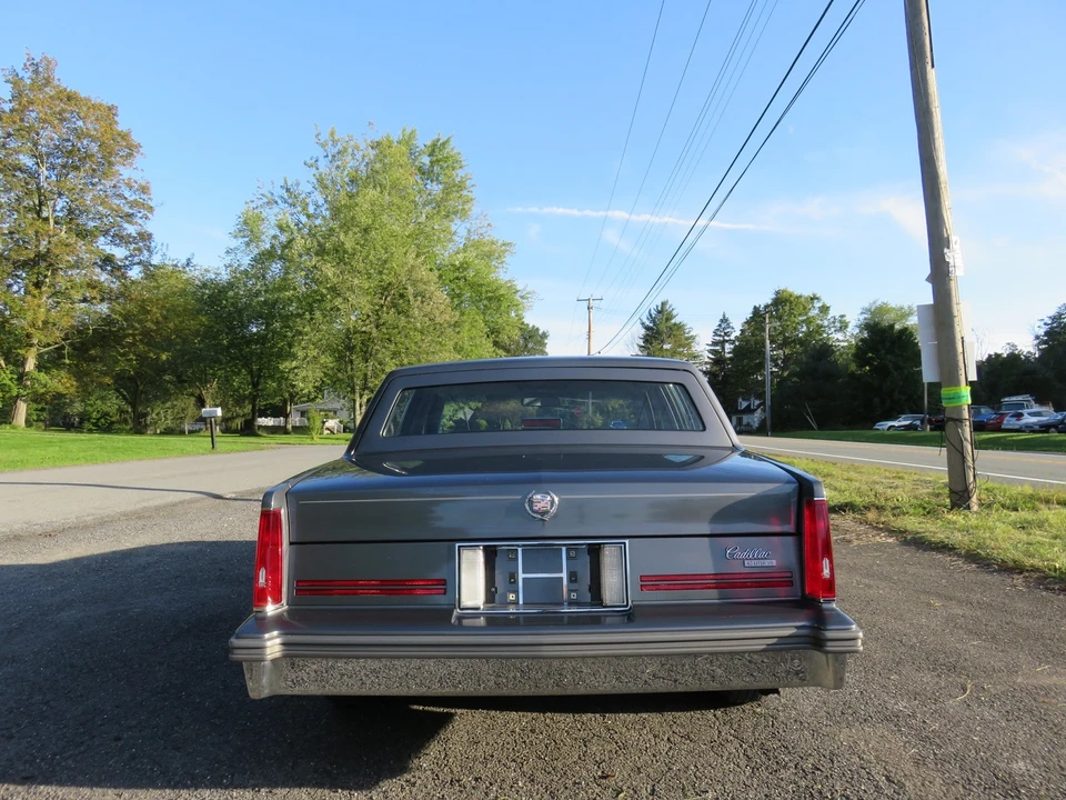 1988 Cadillac DeVille 6th Gen - Image 8 of 31
