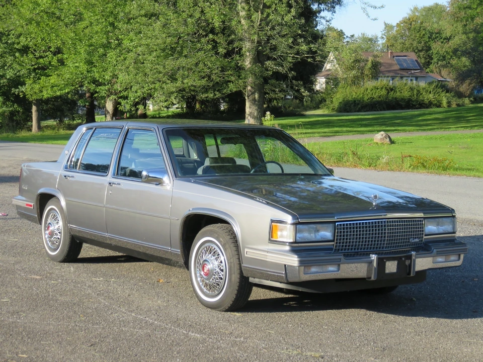 1988 Cadillac DeVille 6th Gen - Image 2 of 31