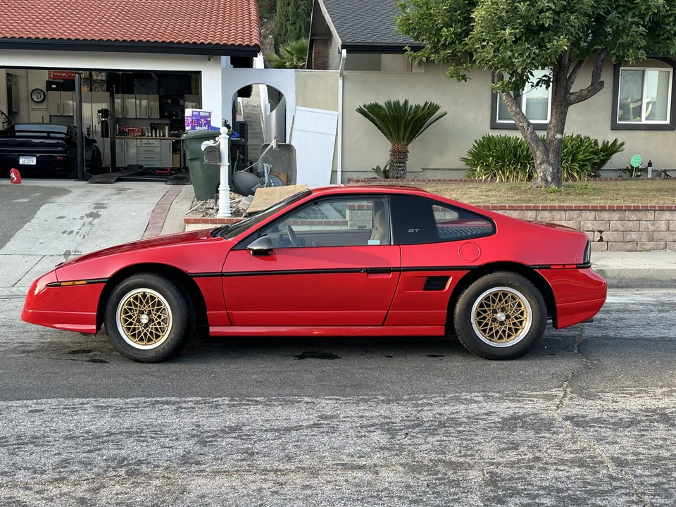 1988 Pontiac Fiero GT - Image 7 of 31