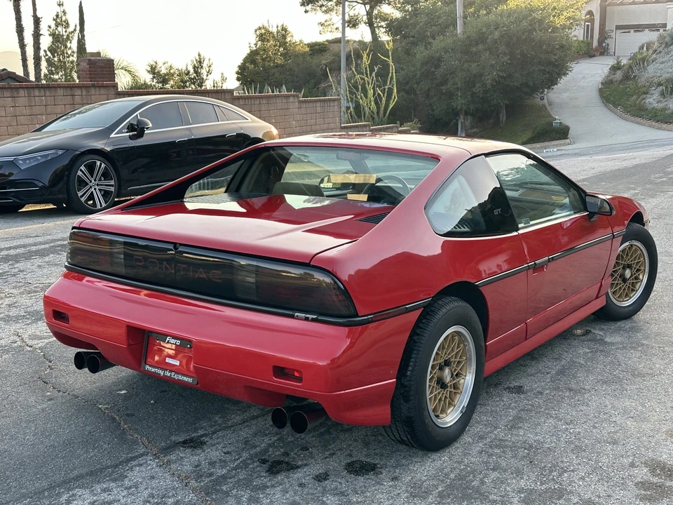 1988 Pontiac Fiero GT - Image 10 of 31