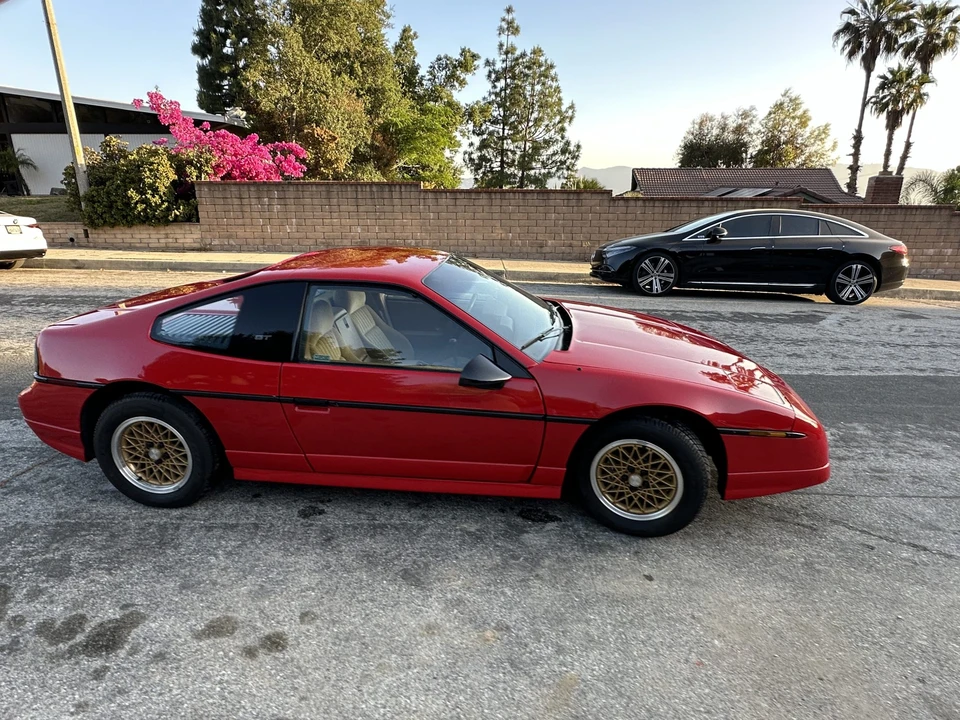 1988 Pontiac Fiero GT - Image 13 of 31