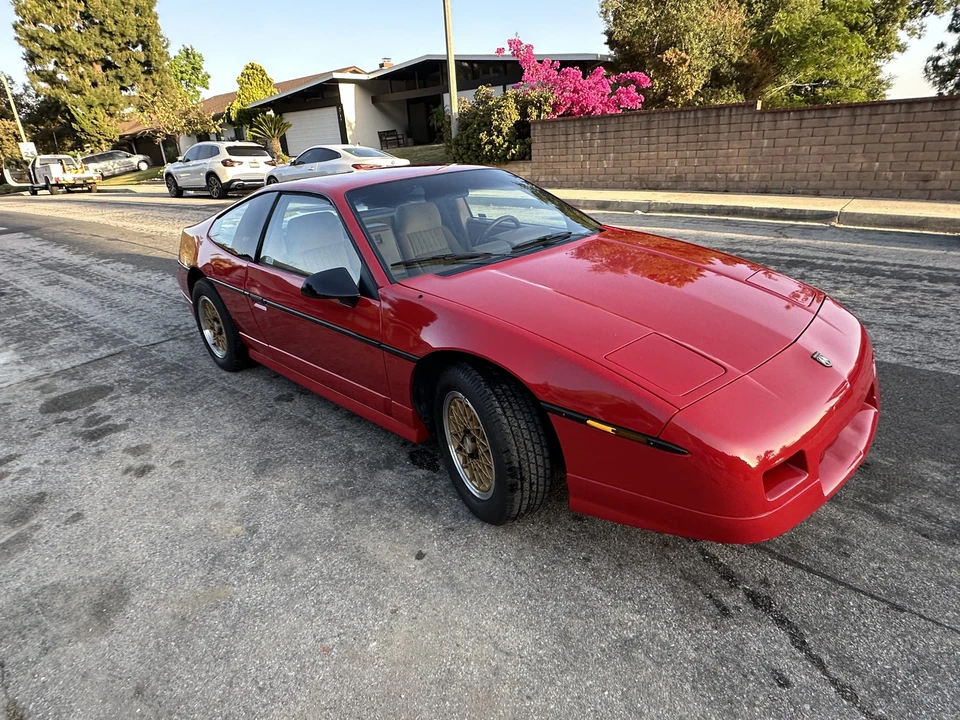 1988 Pontiac Fiero GT - Image 15 of 31