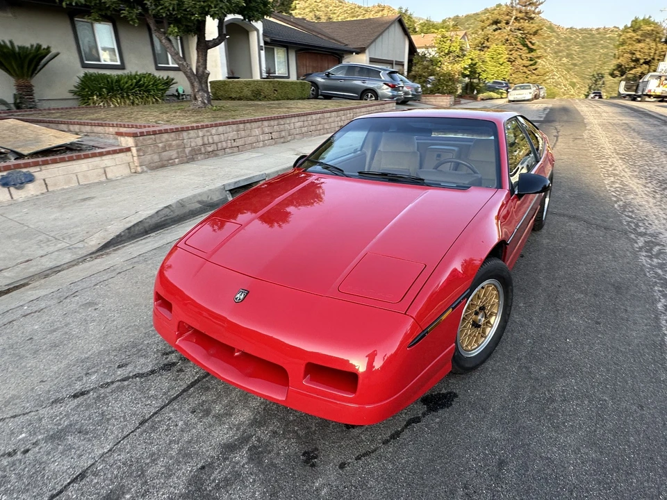1988 Pontiac Fiero GT - Image 2 of 31