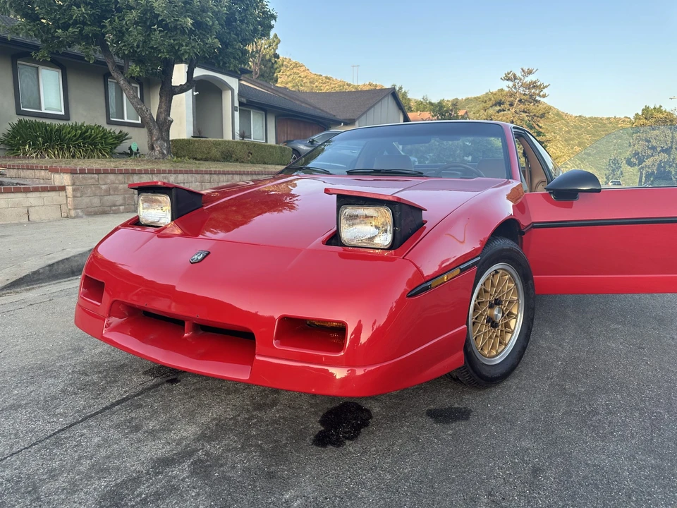 1988 Pontiac Fiero GT - Image 29 of 31