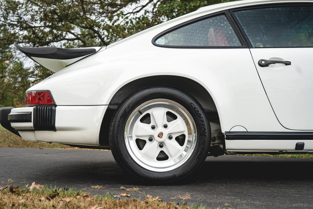 1988 Porsche 911 Carrera 3.2 - Image 28 of 31