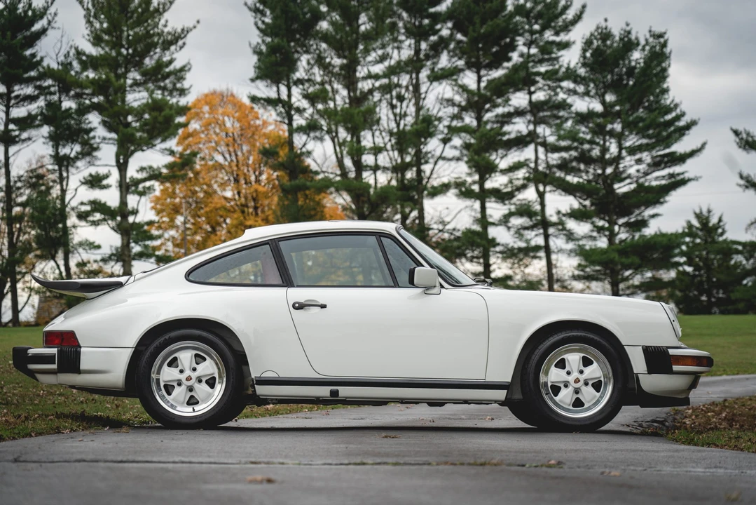 1988 Porsche 911 Carrera 3.2 - Image 4 of 31