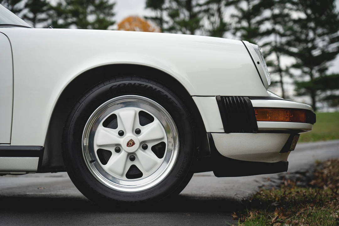 1988 Porsche 911 Carrera 3.2 - Image 26 of 31