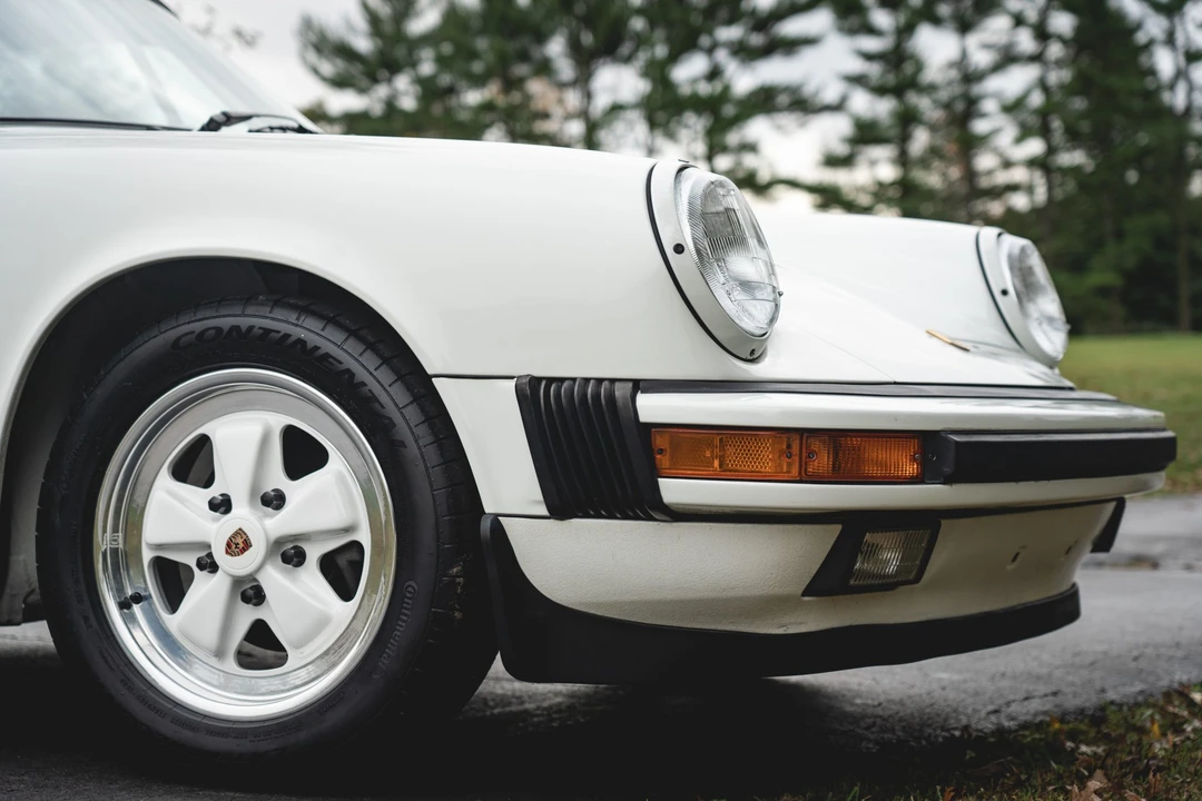 1988 Porsche 911 Carrera 3.2 - Image 25 of 31