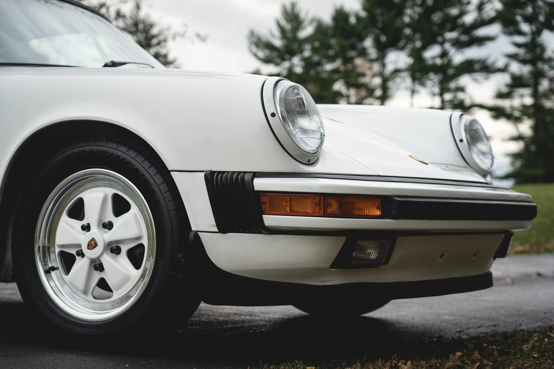 1988 Porsche 911 Carrera 3.2 - Image 24 of 31