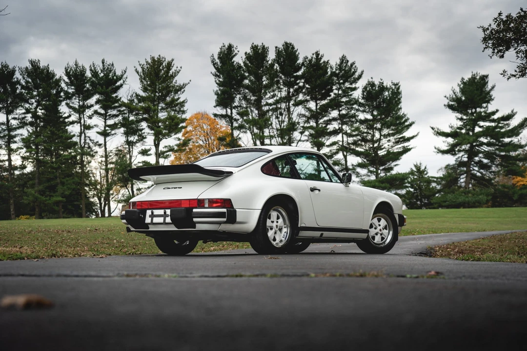 1988 Porsche 911 Carrera 3.2 - Image 6 of 31