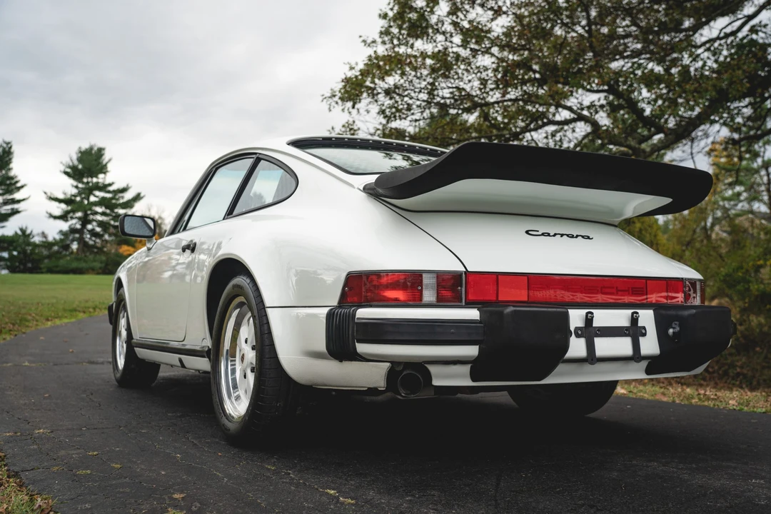 1988 Porsche 911 Carrera 3.2 - Image 11 of 31