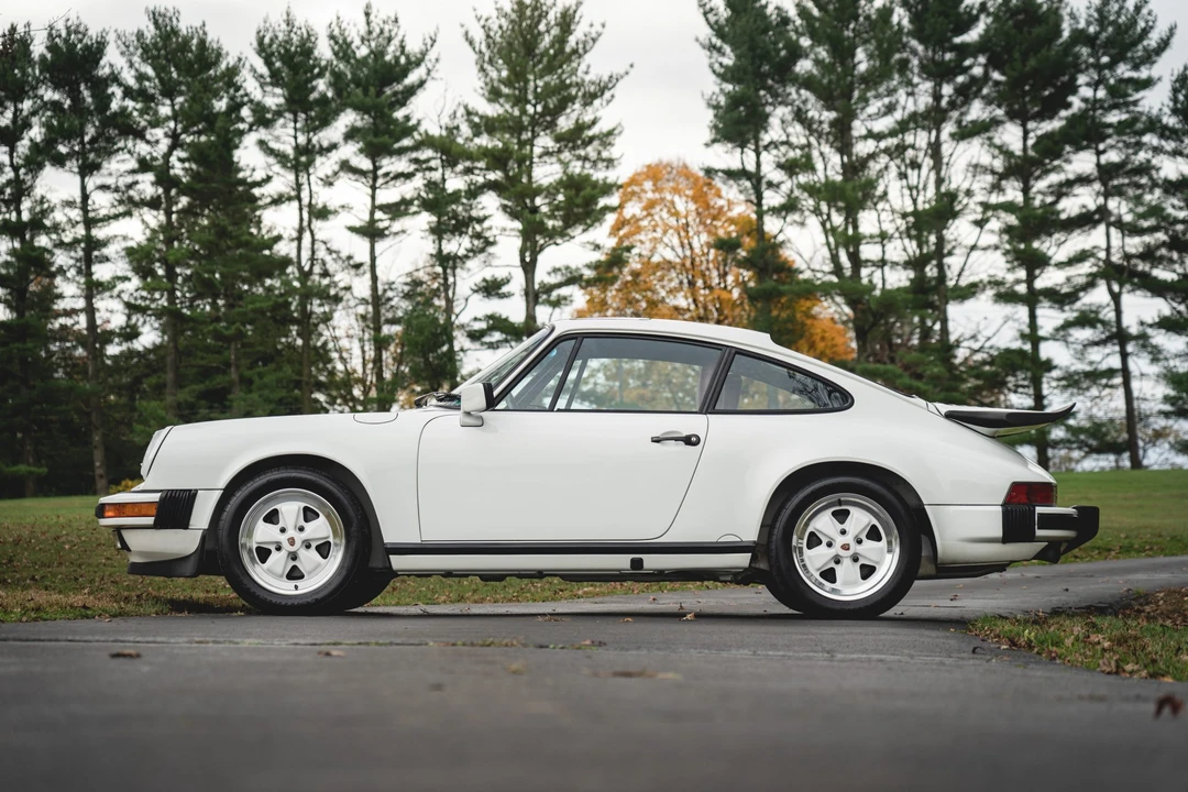 1988 Porsche 911 Carrera 3.2 - Image 14 of 31