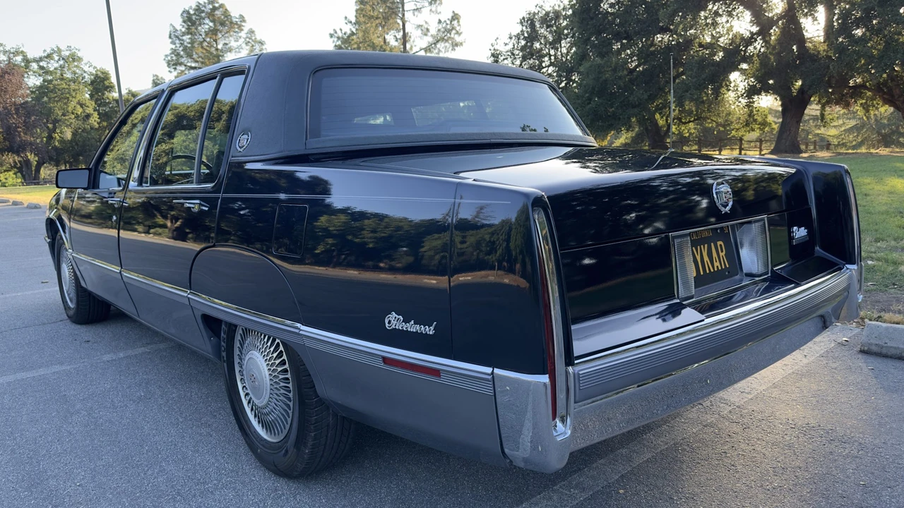 1990 Cadillac Fleetwood - Image 21 of 31