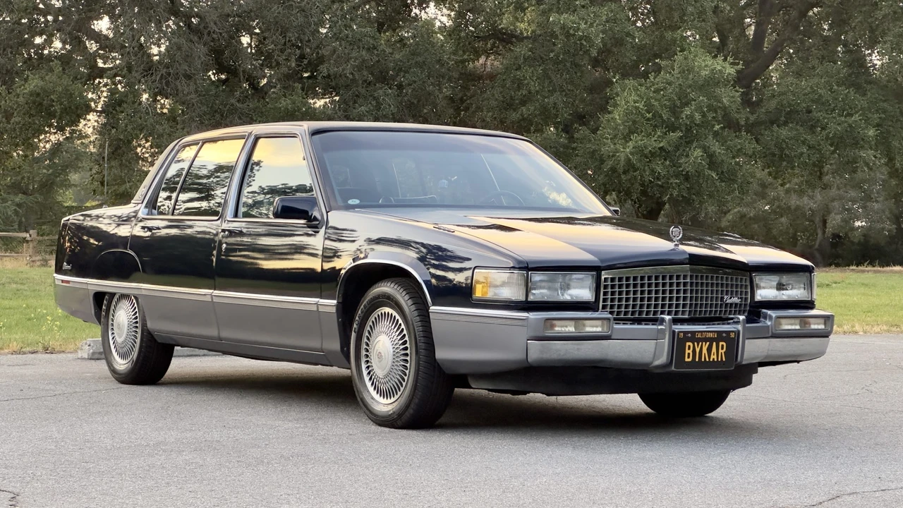 1990 Cadillac Fleetwood - Image 7 of 31