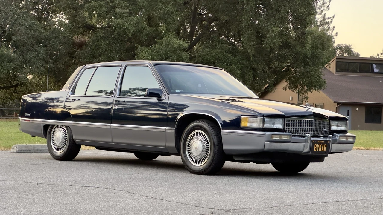 1990 Cadillac Fleetwood - Image 8 of 31