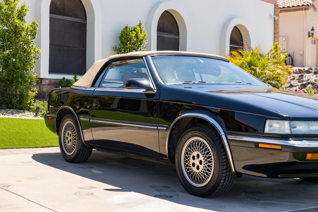 1990 Chrysler TC by Maserati - Image 18 of 31