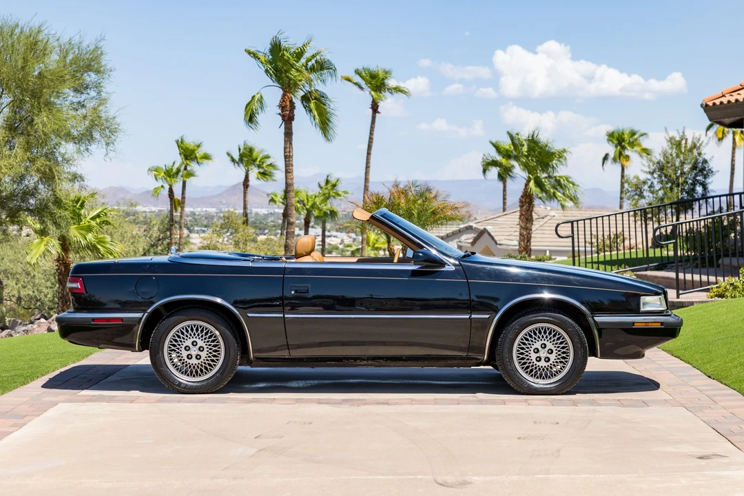 1990 Chrysler TC by Maserati - Image 16 of 31
