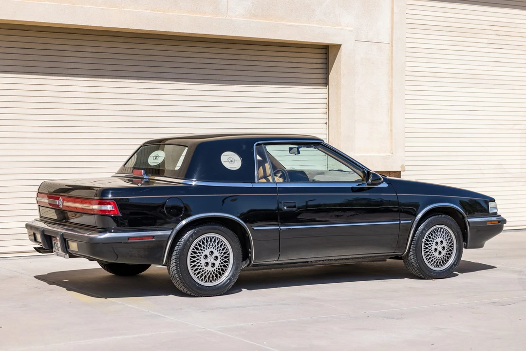 1990 Chrysler TC by Maserati - Image 14 of 31