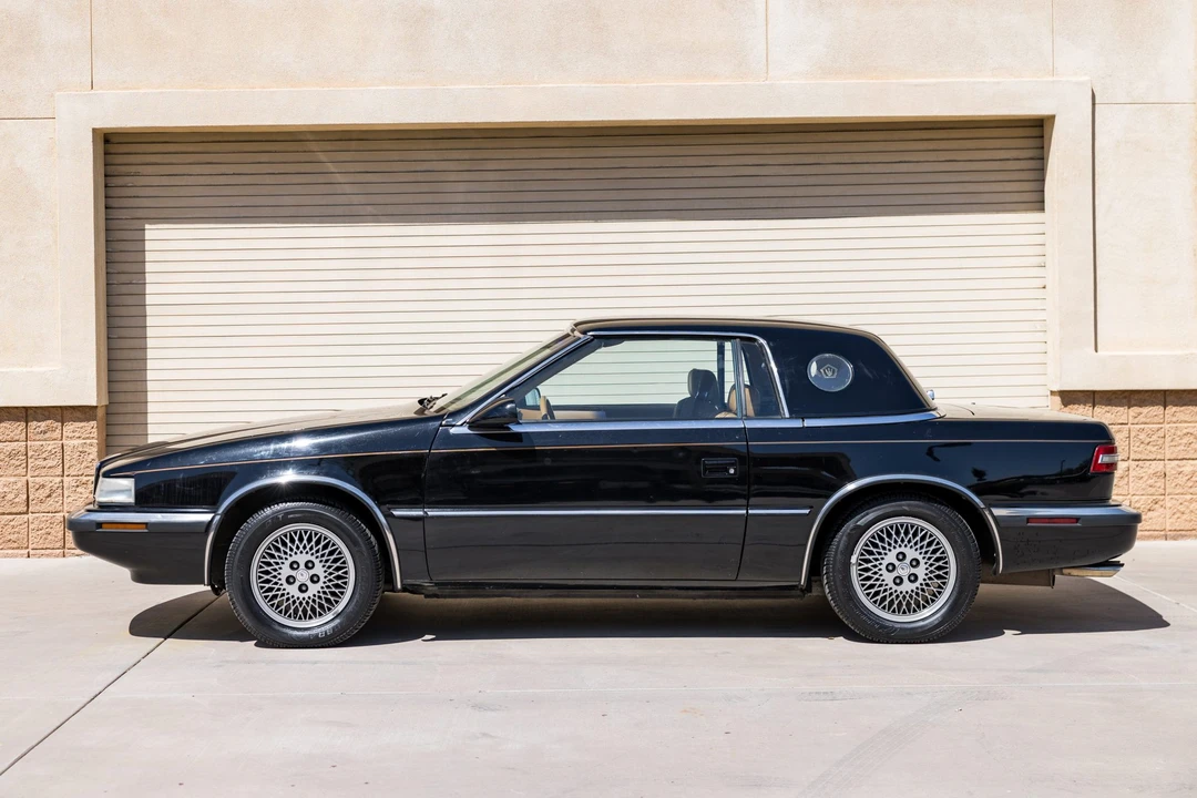 1990 Chrysler TC by Maserati - Image 12 of 31