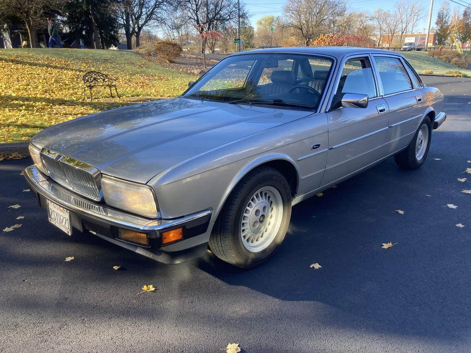 1990 Jaguar XJ40 XJ - Image 2 of 31