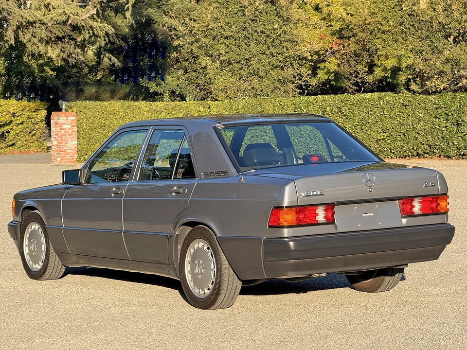 1990 Mercedes-Benz 190E - Image 9 of 31