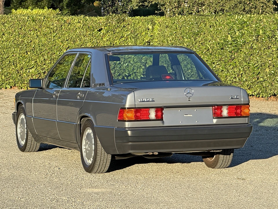 1990 Mercedes-Benz 190E - Image 11 of 31