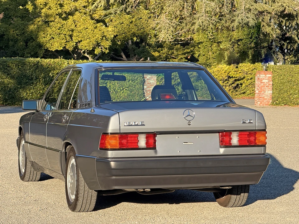 1990 Mercedes-Benz 190E - Image 12 of 31