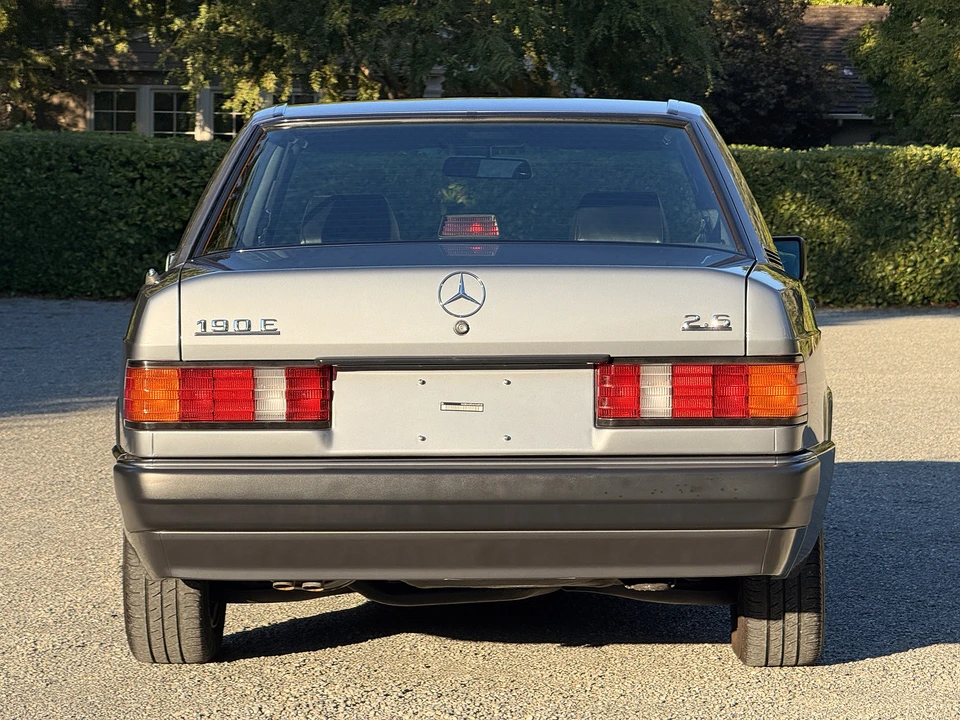 1990 Mercedes-Benz 190E - Image 13 of 31