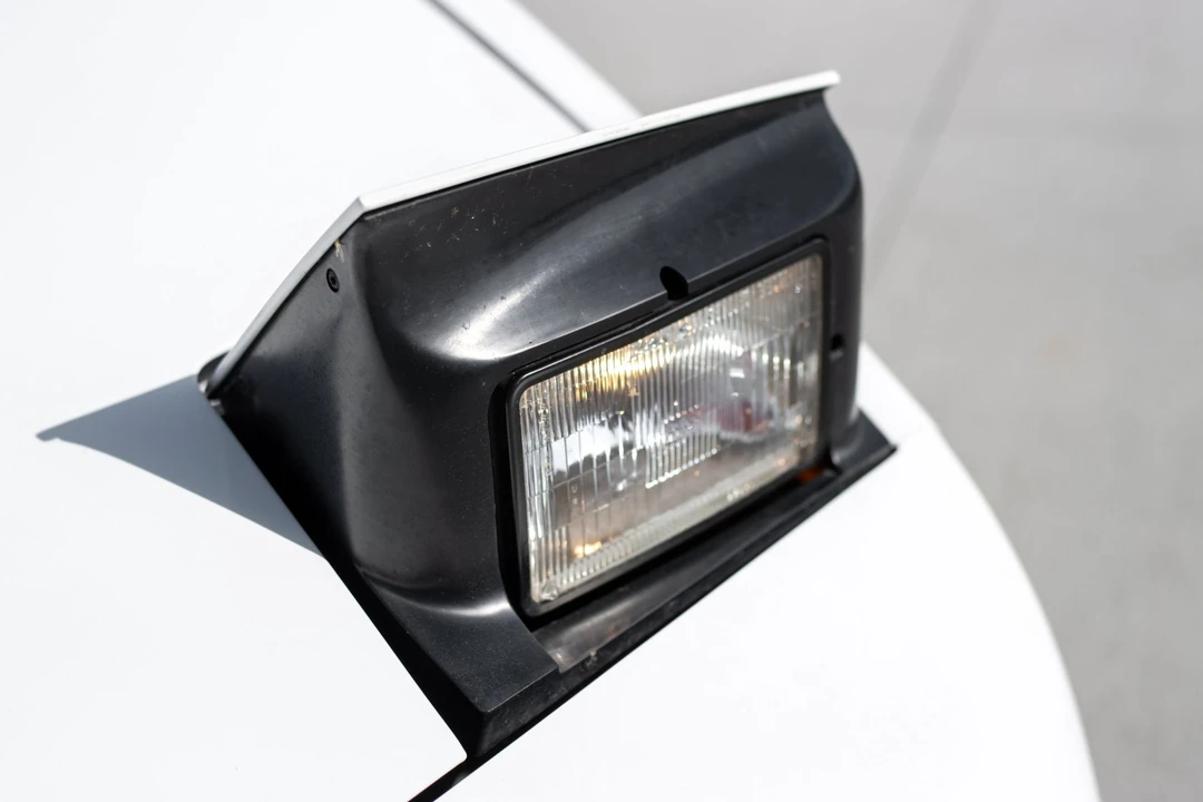 1991 Pontiac Firebird Trans Am 3rd Gen - Image 15 of 31