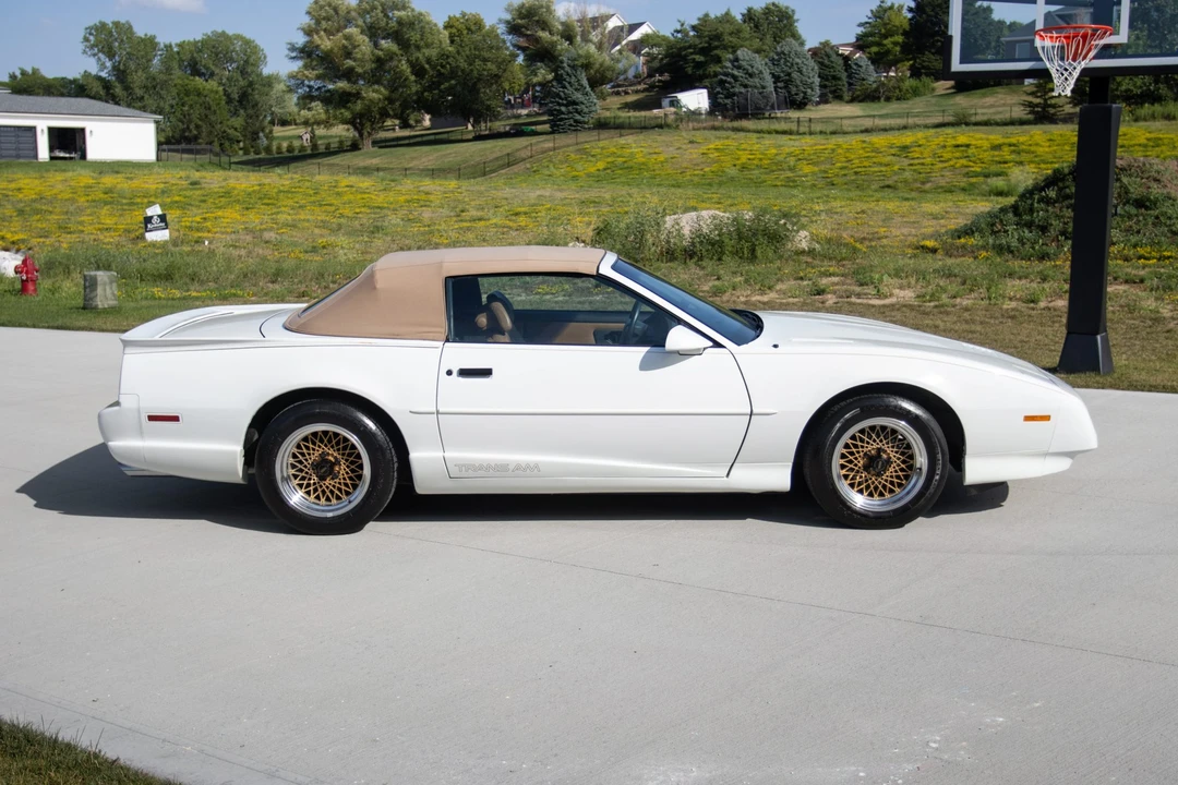 1991 Pontiac Firebird Trans Am 3rd Gen - Image 6 of 31