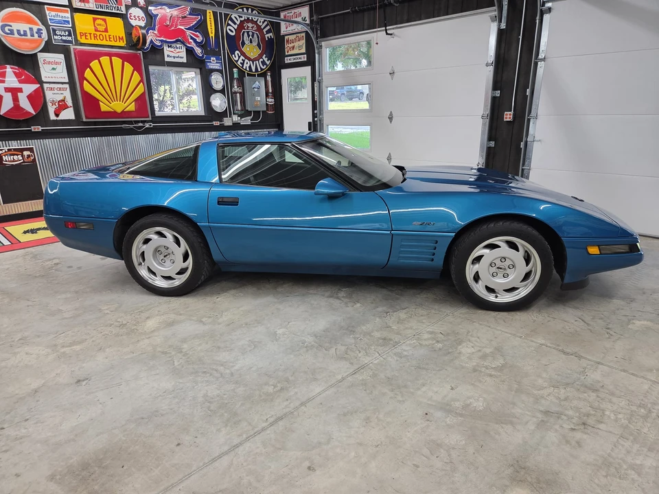 1992 Chevrolet Corvette C4 ZR1 - Image 11 of 31