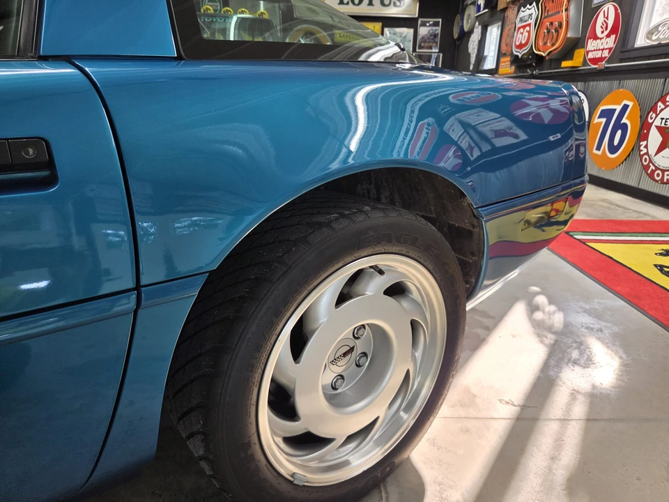 1992 Chevrolet Corvette C4 ZR1 - Image 24 of 31