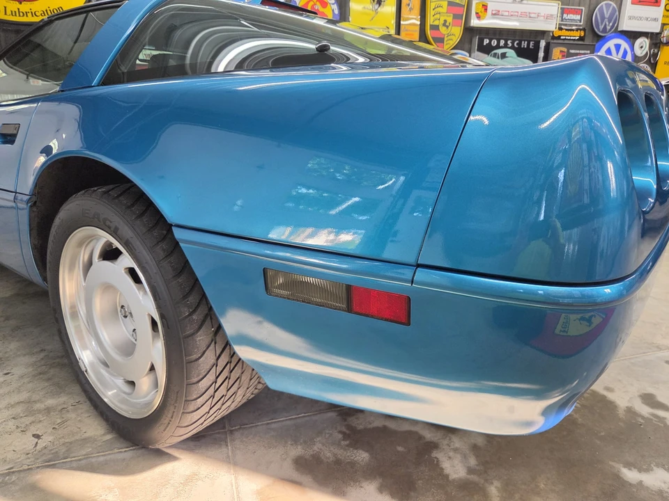 1992 Chevrolet Corvette C4 ZR1 - Image 23 of 31