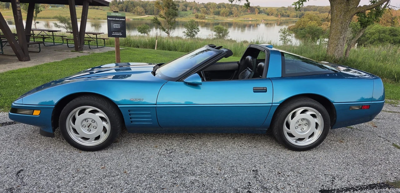 1992 Chevrolet Corvette C4 ZR1 - Image 9 of 31