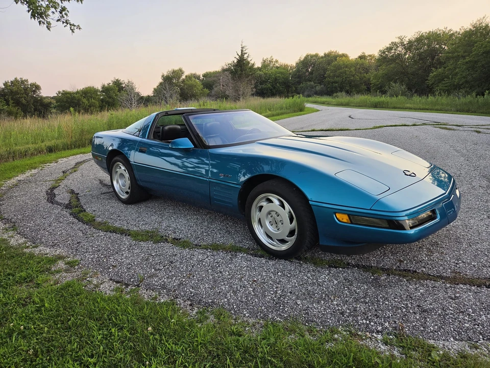 1992 Chevrolet Corvette C4 ZR1 - Image 4 of 31