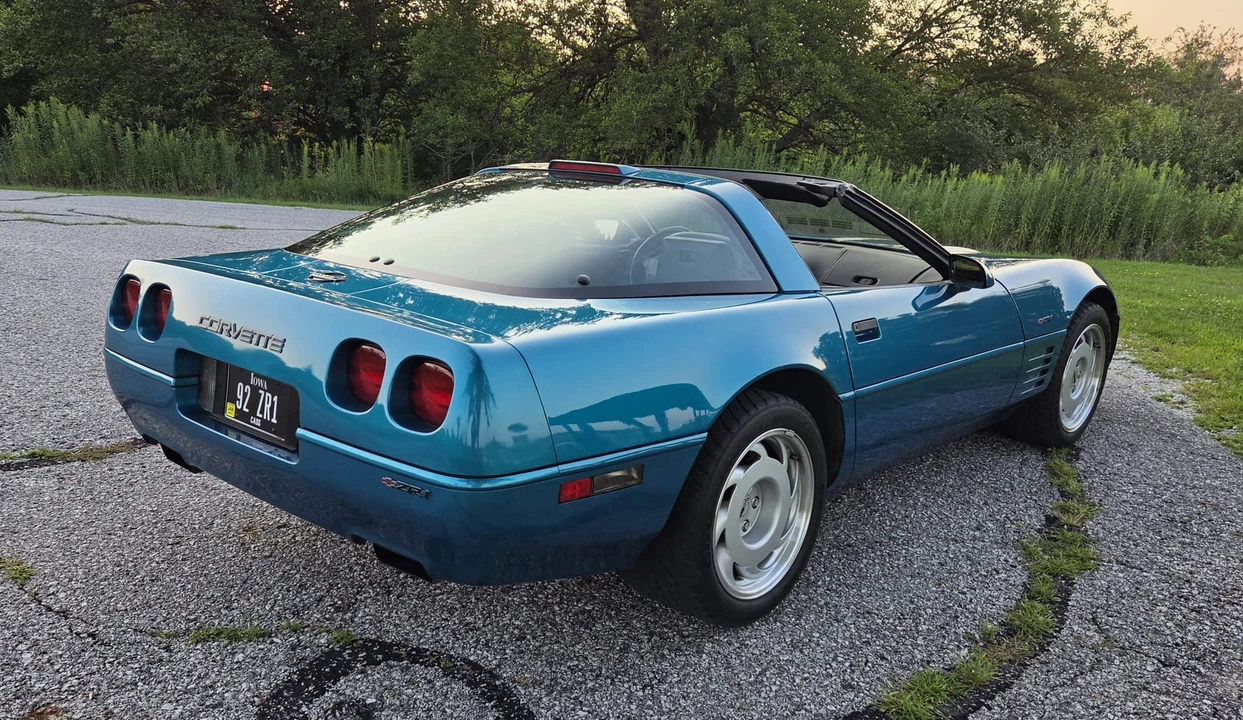 1992 Chevrolet Corvette C4 ZR1 - Image 6 of 31