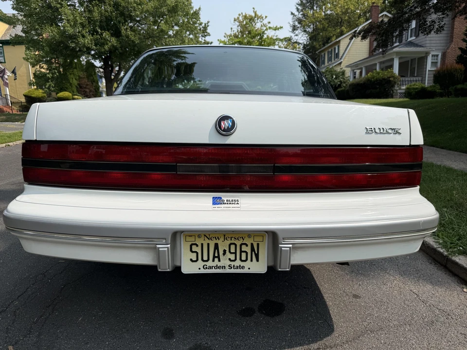 1993 Buick Century - Image 10 of 31