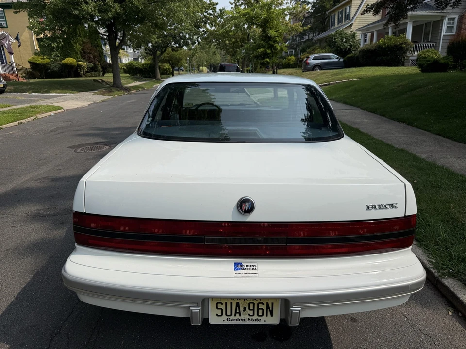 1993 Buick Century - Image 11 of 31