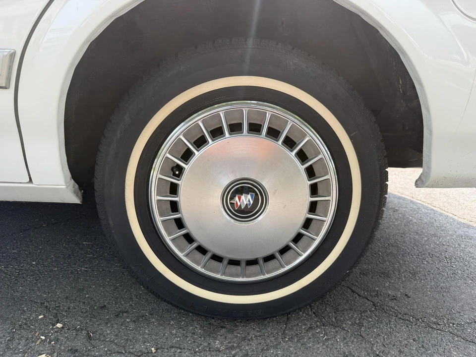 1993 Buick Century - Image 19 of 31