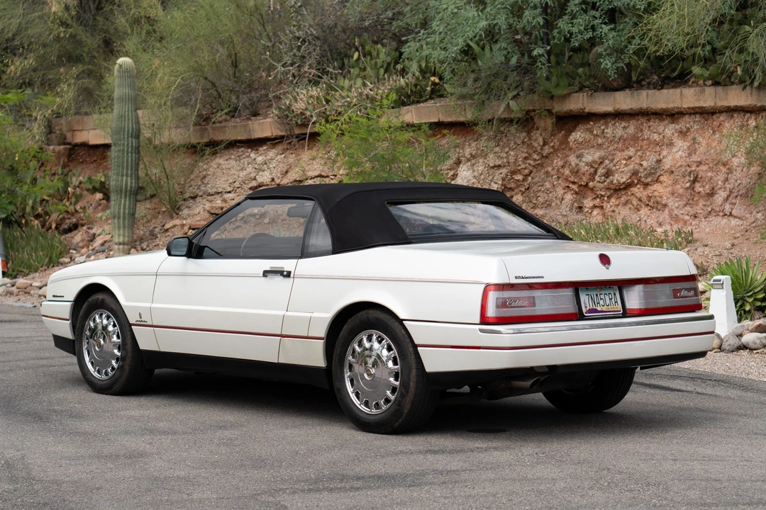 1993 Cadillac Allante - Image 17 of 31