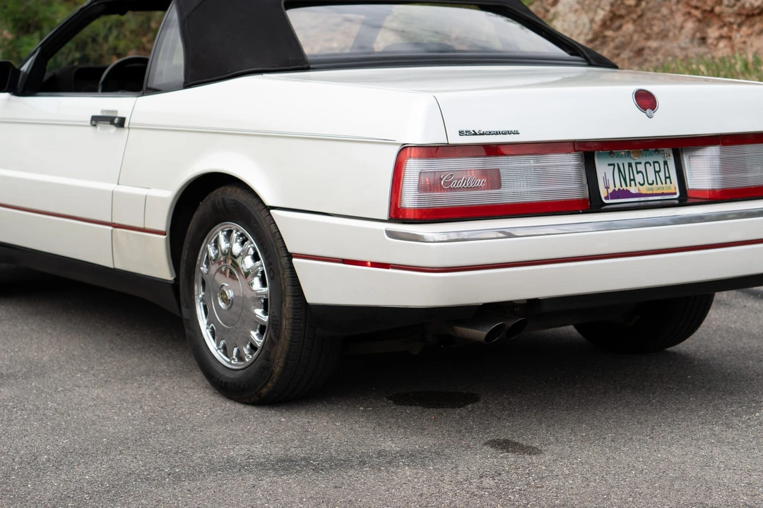 1993 Cadillac Allante - Image 21 of 31