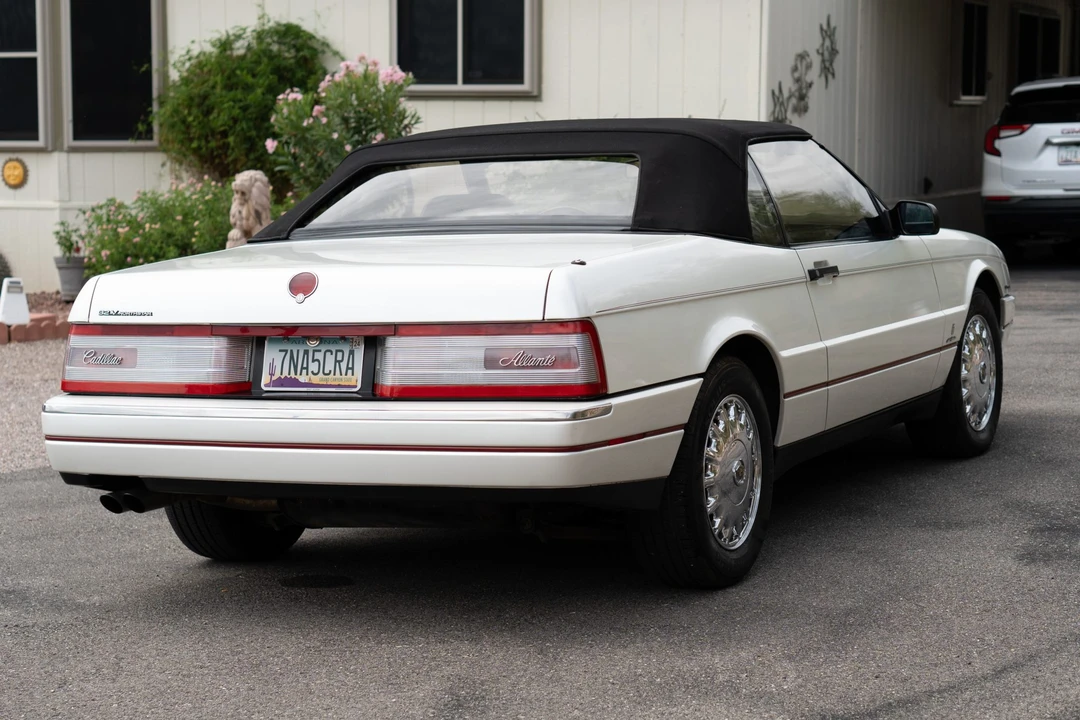 1993 Cadillac Allante - Image 14 of 31