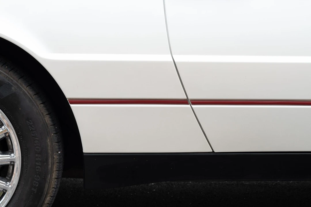 1993 Cadillac Allante - Image 29 of 31